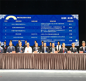 2017年9月16日，常州国家高新区创新发展大会在恐龙园大剧场隆重举行。常州高新区表彰了25名突出贡献者，总投资158.6亿元的50个项目签约入驻。江苏ob电竞商业保理有限公司与常州新北区河海街道办事处签约合作作为50个项目之一，在恐龙园大剧场举行了签约仪式。常州市委书记、市人大常委会主任费高云，市长丁纯，常州高新区管委会主任、新北区区长陈正春，高新区党工委书记、新北区委书记周斌等众位领导及多位常州市优秀企业家出席本次会议。ob电竞集团董事长常科伟，董事长助理周文金等领导代表集团参加了大会。大会由常州高新区管委会