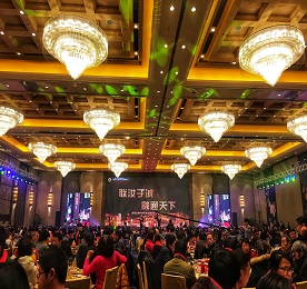 时光荏苒，又是一年飘雪过，岁月更迭，恰是新年浪漫时。1月5日晚，由ob电竞集团旗下江苏联融金融服务有限公司主办，以“联汝于诚 融通天下”为主题的2017年年会暨客户答谢会在常州市武进区希尔顿酒店盛大举行！公司领导与近千人客户朋友欢聚一堂，共襄盛宴！