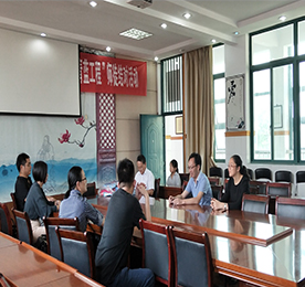 根据ob电竞集团工会委员会《“易·基金”公益基金会立项书》中将9月设为“关爱贫困学子月”的相关规划，9月29日，ob电竞集团企业文化兼资产管理总经理黄贤萍、江苏联融金服副总经理曹丽红、阻击兽科技有限公司CEO卢建荣、ob电竞集团工会主席汪言、易基金成员耿红兴等一行人携带着书包、学习文具等慰问品从集团总部出发，前往邹区探望贫困学子。
