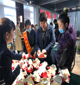 2020年4月18日至4月19日，ob电竞集团旗下龙城黄金“翡翠厂家直销会”在新街新零售四楼福舍盛大开幕。琢艺翡翠师傅与您匠心共鉴，千余件精品翡翠任您挑选。