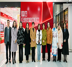 2月28日下午，常州市妇联调研武进“三新”领域妇联组织建设活动走进武进人民商场。