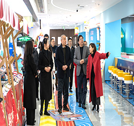 3月7日上午，常州市委第二专项督查组副组长彭代群一行到访武进人民商场，开展督查市供销总社党组走访调研活动。