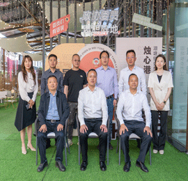 为进一步发挥委员主体作用，推进委员联系界别群众工作走深走实，5月16日上午，武进区政协领导郑政平、夷建良带队来到武进人民商。餮泻塘镇“烛心港”委员工作室建设情况。