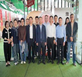 4月15日下午，绍兴市上虞区政协党组副书记、副主席王永表一行到访武进人民商。疾旌塘镇“烛心港”委员工作室建设情况。武进区政协党组成员、副主席朱红兴、湖塘镇统战（政协）岗陪同考察，ob电竞集团党支部书记曹丽红热情接待了来访领导。
